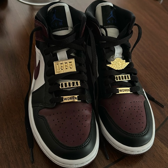 Jordan Shoes - Air Jordan 1 Mid Beetroot Gold Pendants